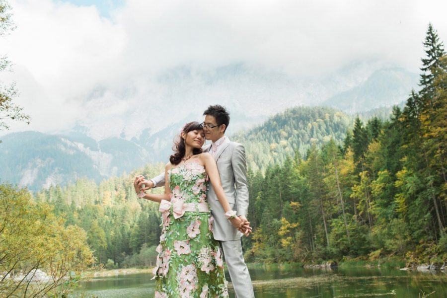 A destination pre-wedding portrait session in the German Alps (Garmisch) with E+F from Japan