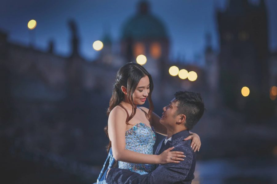 Originally from mainland China and now living in Singapore, Lei Nan & QT were looking for a more 'classical' & 'posed' pre-wedding portrait session. The rules, 'no kissey' photos and a more elegant look where the lovely bride-to-be is the focus.